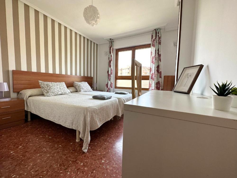 Dos Torres Tauriel - Espacioso Apartamento Con Impresionantes Vistas Y Garaje Privado Zaragoza Exterior photo